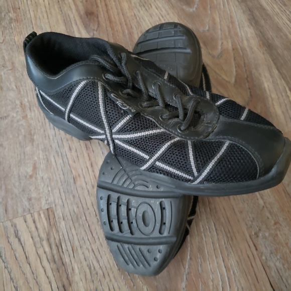 Women's Jazz Sneakers - Picture 3 of 5